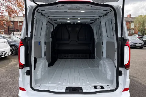 MF26ESV Volkswagen Transporter SWB 110PS MANUAL Thumbnail #10