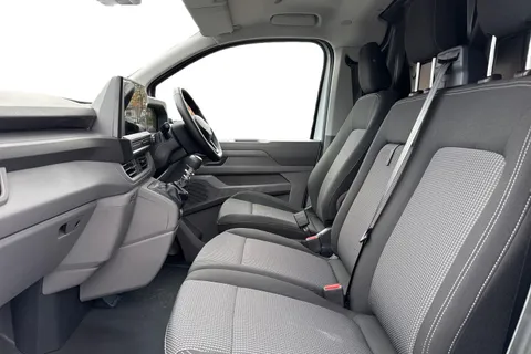 MF26EOW Volkswagen Transporter LWB 110PS MANUAL Thumbnail #11