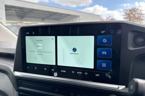 MF26EOW Volkswagen Transporter LWB 110PS MANUAL Thumbnail #12