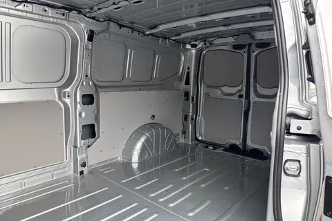 MF26EOW Volkswagen Transporter LWB 110PS MANUAL Thumbnail #14