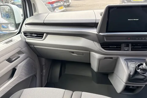 MF26ESN Volkswagen Transporter LWB 150PS MANUAL Thumbnail #15