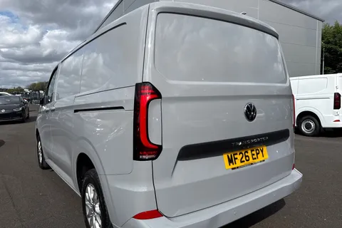 MF26EPY Volkswagen Transporter 2.0 TDI 110 Commerce Pro Van Thumbnail #16