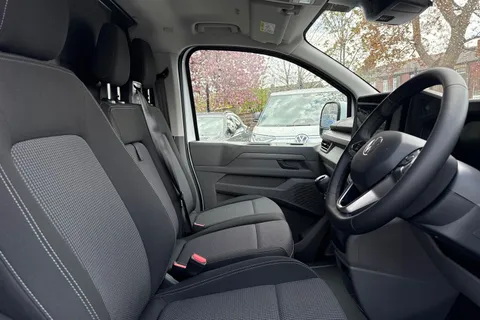 MF26ESN Volkswagen Transporter LWB 150PS MANUAL Thumbnail #21