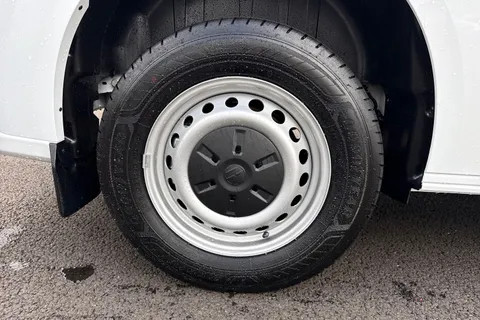 MF26ESN Volkswagen Transporter LWB 150PS MANUAL Thumbnail #22