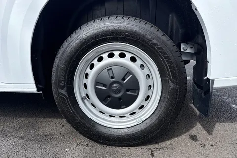 MF26ESN Volkswagen Transporter LWB 150PS MANUAL Thumbnail #23