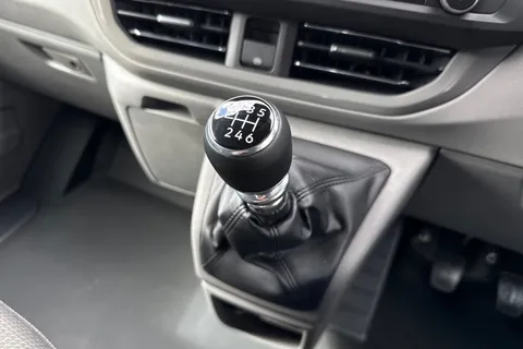 MF26EPY Volkswagen Transporter 2.0 TDI 110 Commerce Pro Van Thumbnail #20