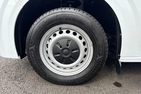 MF26ESN Volkswagen Transporter LWB 150PS MANUAL Thumbnail #24