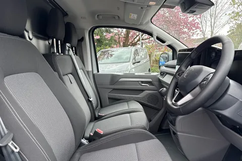 MF26EPY Volkswagen Transporter 2.0 TDI 110 Commerce Pro Van Thumbnail #21