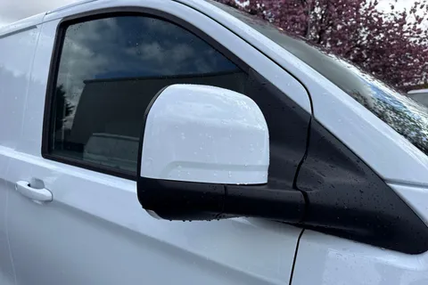 MF26ESN Volkswagen Transporter LWB 150PS MANUAL Thumbnail #28