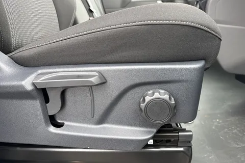 MF26EPY Volkswagen Transporter 2.0 TDI 110 Commerce Pro Van Thumbnail #26