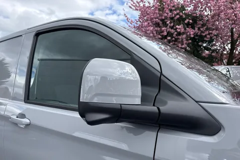 MF26EPY Volkswagen Transporter 2.0 TDI 110 Commerce Pro Van Thumbnail #28