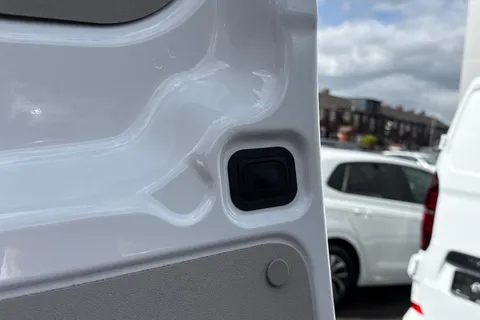 MF26ESN Volkswagen Transporter LWB 150PS MANUAL Thumbnail #33