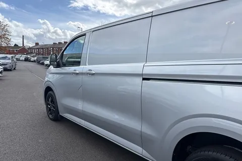 MF26EOW Volkswagen Transporter LWB 110PS MANUAL Thumbnail #34
