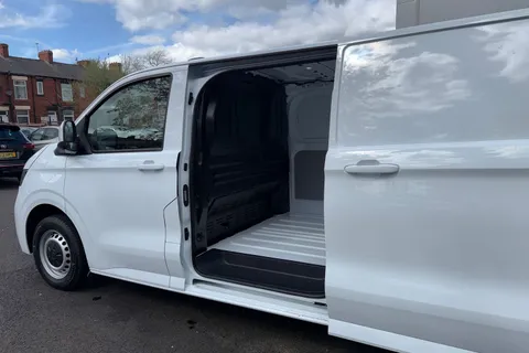 MF26ESN Volkswagen Transporter LWB 150PS MANUAL Thumbnail #35