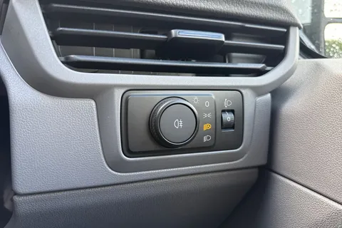 MF26ESN Volkswagen Transporter LWB 150PS MANUAL Thumbnail #37