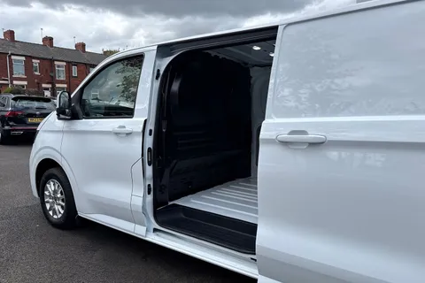 MF26ESV Volkswagen Transporter SWB 110PS MANUAL Thumbnail #35