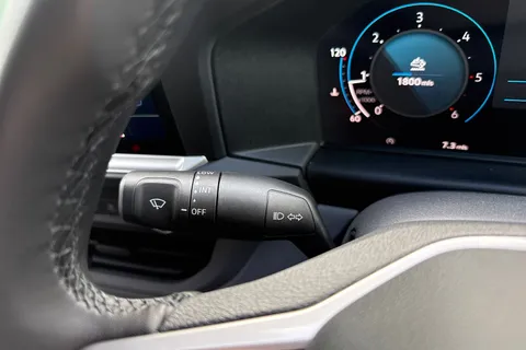 MF26ESN Volkswagen Transporter LWB 150PS MANUAL Thumbnail #40