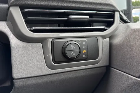 MF26ESV Volkswagen Transporter SWB 110PS MANUAL Thumbnail #37