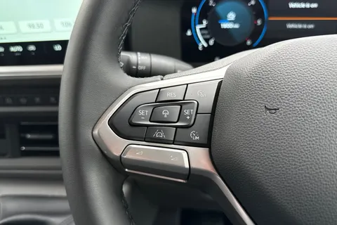 MF26ESV Volkswagen Transporter SWB 110PS MANUAL Thumbnail #38