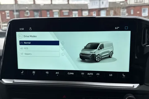 MF26ESV Volkswagen Transporter SWB 110PS MANUAL Thumbnail #44