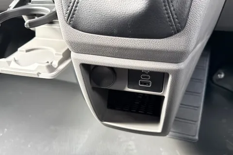 MF26EPY Volkswagen Transporter 2.0 TDI 110 Commerce Pro Van Thumbnail #45