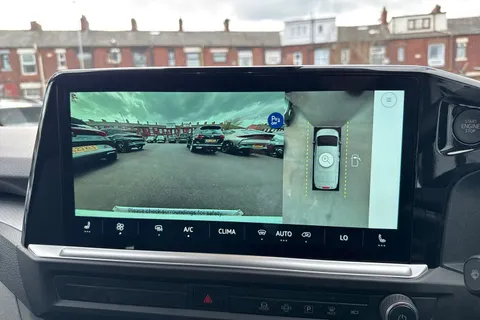 MF26ESV Volkswagen Transporter SWB 110PS MANUAL Thumbnail #46