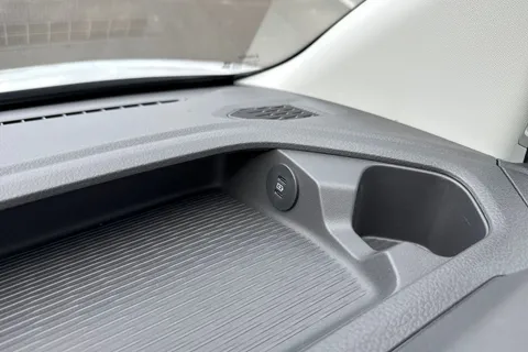 MF26EPY Volkswagen Transporter 2.0 TDI 110 Commerce Pro Van Thumbnail #48