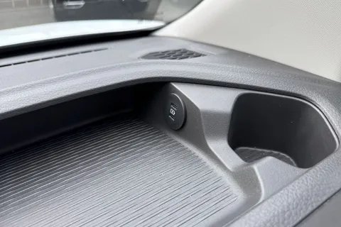 MF26ESV Volkswagen Transporter SWB 110PS MANUAL Thumbnail #50