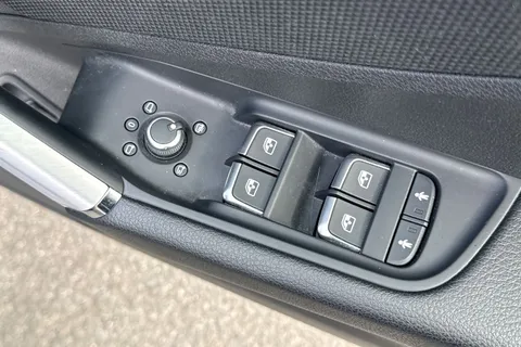 PJ23OOA Audi Q2 S line 30 TFSI  110 PS 6-speed Thumbnail #22