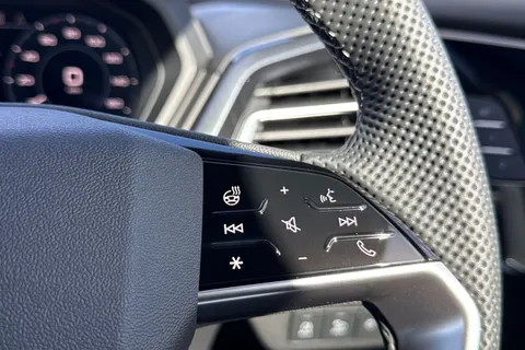 24 of 55 for Audi Q4 e-tron 40 S line Auto 5dr 82kWh