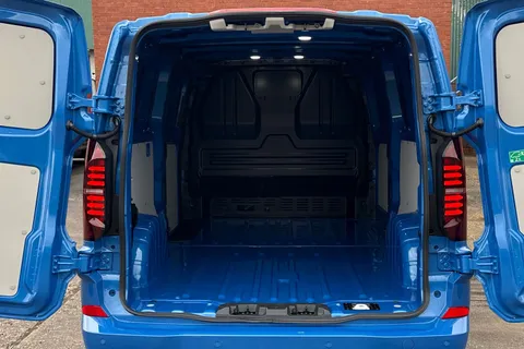 BJ26SKD Volkswagen Transporter 2.0 TDI 150PS Commerce Pro Van Auto Panel Van Thumbnail #7