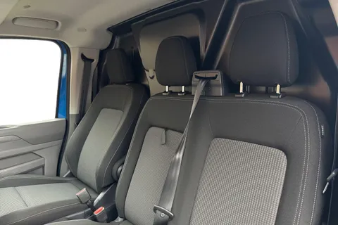 BJ26SKD Volkswagen Transporter 2.0 TDI 150PS Commerce Pro Van Auto Panel Van Thumbnail #16