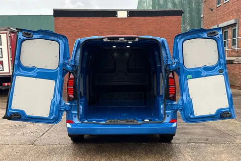BJ26SKD Volkswagen Transporter 2.0 TDI 150PS Commerce Pro Van Auto Panel Van Thumbnail #41