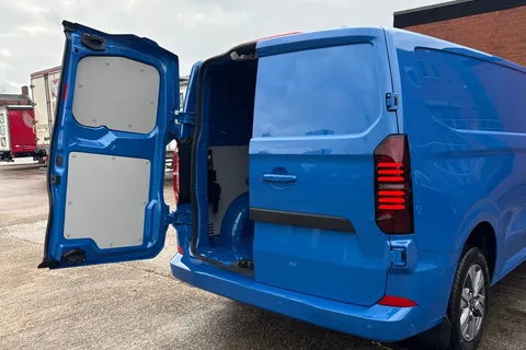 BJ26SKD Volkswagen Transporter 2.0 TDI 150PS Commerce Pro Van Auto Panel Van Thumbnail #42