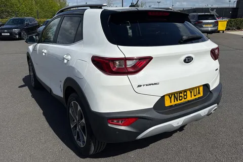 YN68YUA Kia Stonic 1.6 CRDi First Edition Euro 6 (s/s) 5dr Thumbnail #9