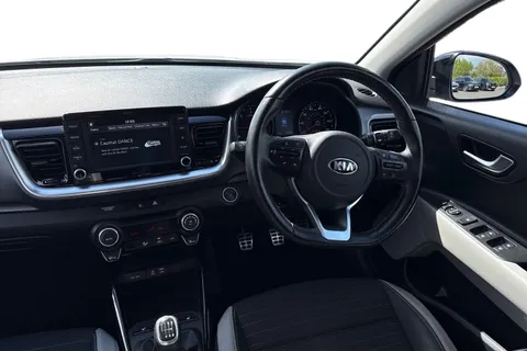 YN68YUA Kia Stonic 1.6 CRDi First Edition Euro 6 (s/s) 5dr Thumbnail #19