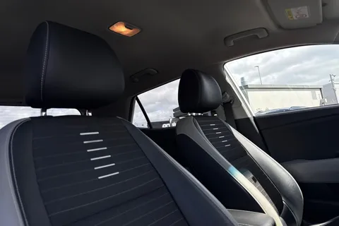 YN68YUA Kia Stonic 1.6 CRDi First Edition Euro 6 (s/s) 5dr Thumbnail #25