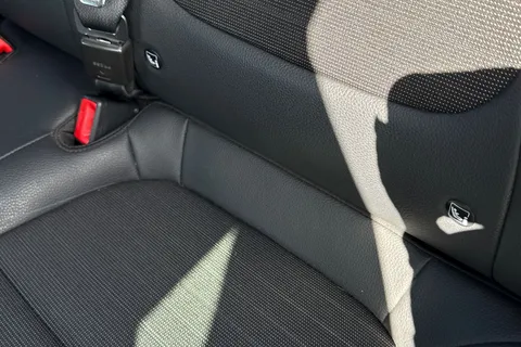 YN68YUA Kia Stonic 1.6 CRDi First Edition Euro 6 (s/s) 5dr Thumbnail #34