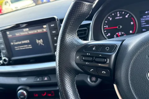 YN68YUA Kia Stonic 1.6 CRDi First Edition Euro 6 (s/s) 5dr Thumbnail #38