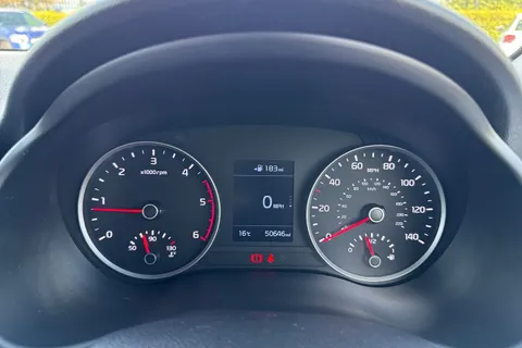 YN68YUA Kia Stonic 1.6 CRDi First Edition Euro 6 (s/s) 5dr Thumbnail #41