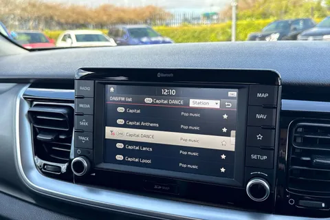 YN68YUA Kia Stonic 1.6 CRDi First Edition Euro 6 (s/s) 5dr Thumbnail #43