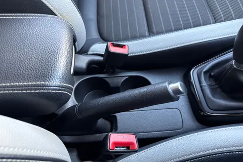 YN68YUA Kia Stonic 1.6 CRDi First Edition Euro 6 (s/s) 5dr Thumbnail #55