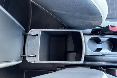 YN68YUA Kia Stonic 1.6 CRDi First Edition Euro 6 (s/s) 5dr Thumbnail #58