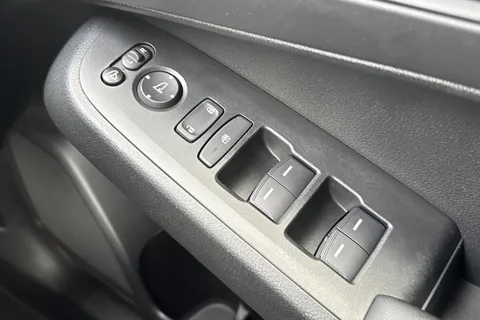 LS23XWC Honda HR-V 1.5 eHEV Elegance 5dr CVT Thumbnail #35