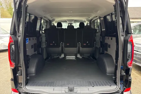 PK26TZS Volkswagen Transporter 2.0 TDI 150 Commerce Pro Kombi Van 4MOTION Auto Thumbnail #7