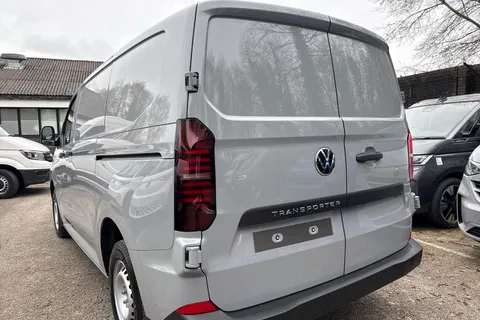 PK26AFY Volkswagen Transporter 2.0 TDI 110 Commerce Van Thumbnail #8