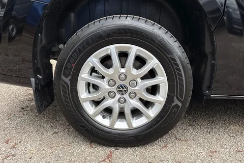 PK26TZS Volkswagen Transporter 2.0 TDI 150 Commerce Pro Kombi Van 4MOTION Auto Thumbnail #11