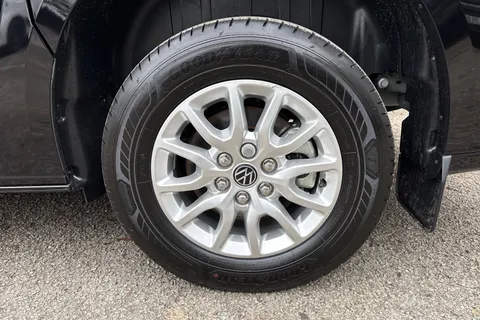 PK26TZS Volkswagen Transporter 2.0 TDI 150 Commerce Pro Kombi Van 4MOTION Auto Thumbnail #12