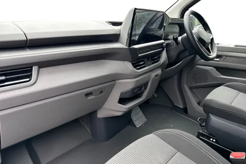 PK26TZS Volkswagen Transporter 2.0 TDI 150 Commerce Pro Kombi Van 4MOTION Auto Thumbnail #15