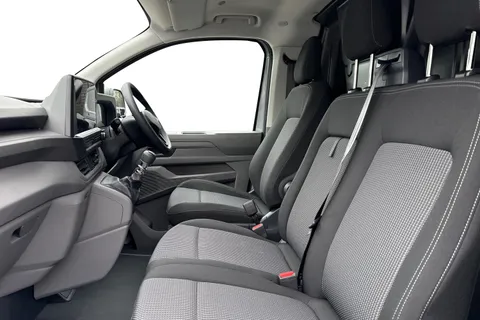 PK26AFY Volkswagen Transporter 2.0 TDI 110 Commerce Van Thumbnail #16